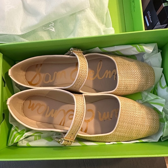 NEW NEVER WORN - Michaela Mary Jane Flat - Picture 1 of 2